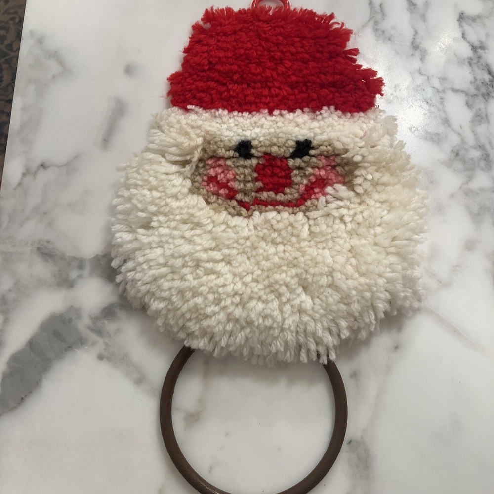 Vintage Christmas Santa Claus Latch Hook Towel Holder Ring